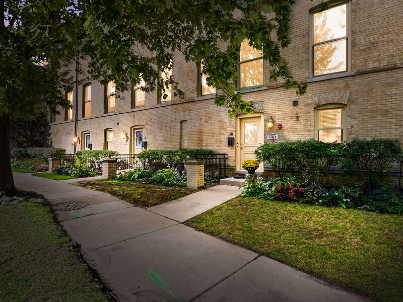 155 Whistler Road Highland Park IL 60035