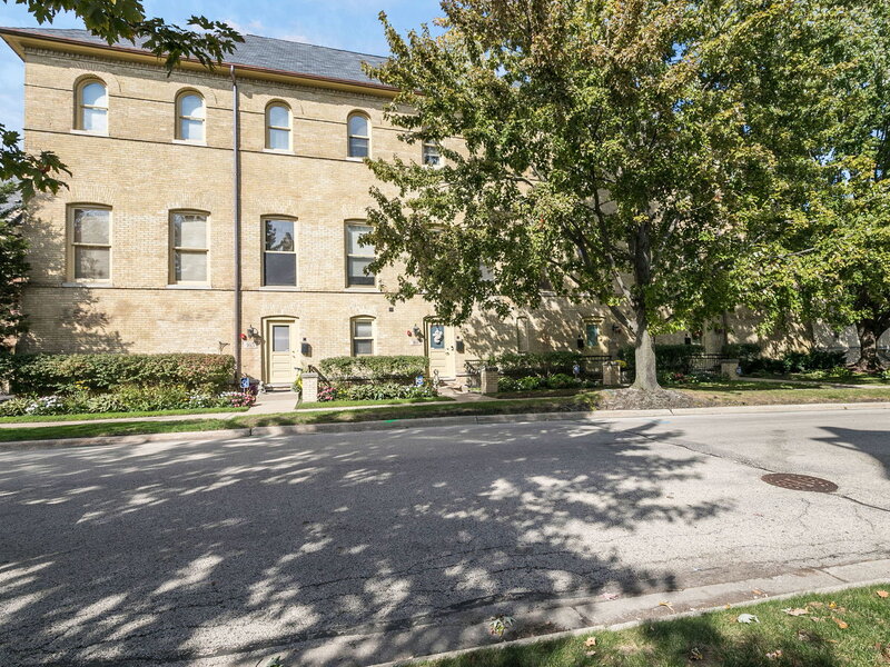 155 Whistler Road Highland Park IL 60035