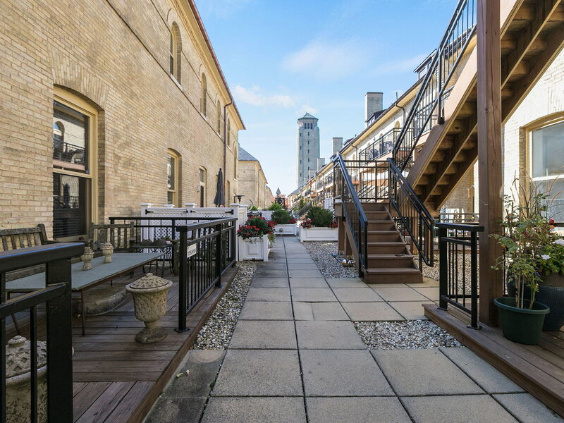 155 Whistler Road Highland Park IL 60035