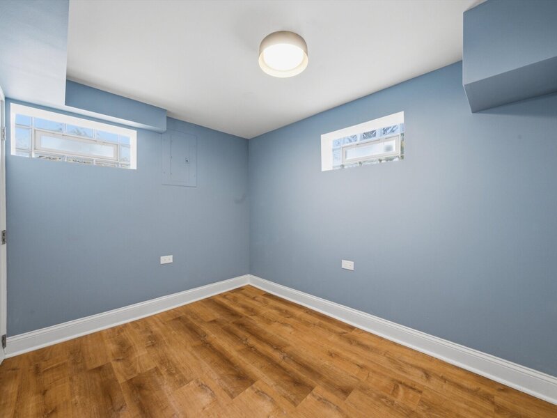 3321 W 83rd Place Chicago IL 60652
