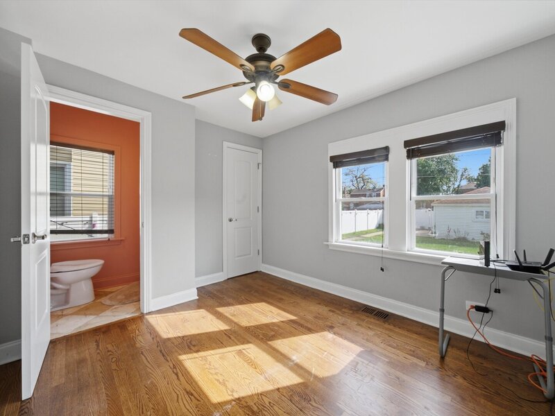 3321 W 83rd Place Chicago IL 60652