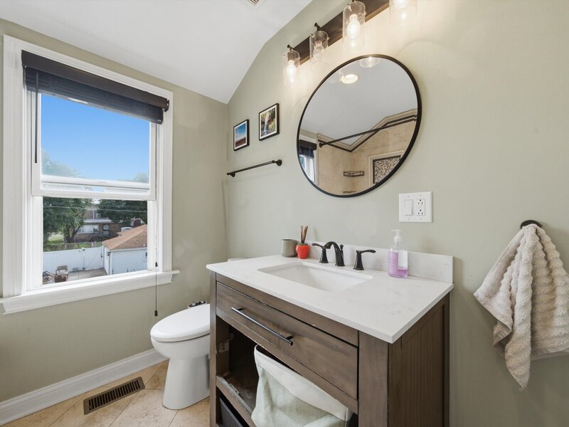 3321 W 83rd Place Chicago IL 60652