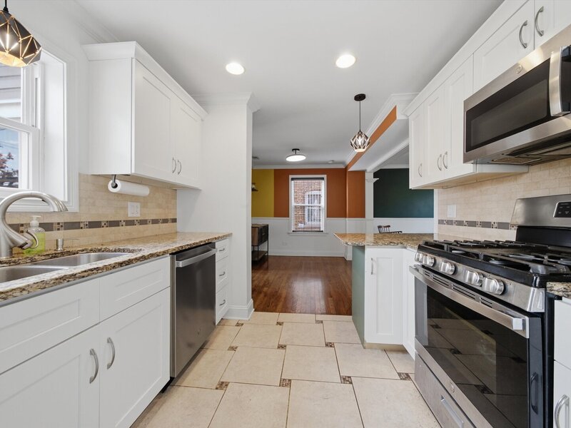 3321 W 83rd Place Chicago IL 60652