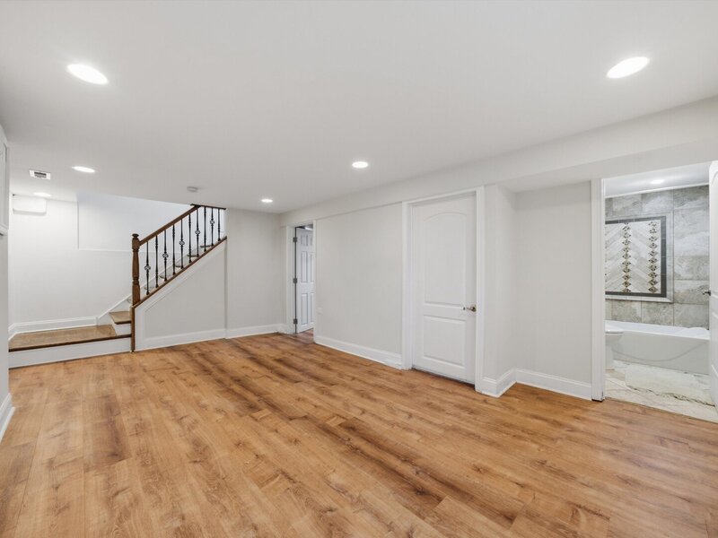 3321 W 83rd Place Chicago IL 60652