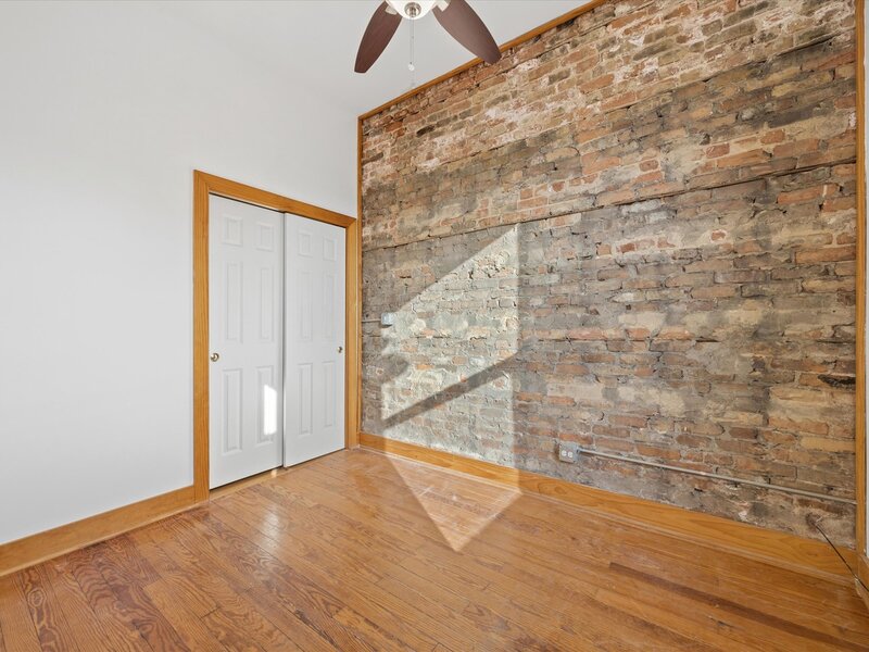 25 S La Grange Road La Grange IL 60525