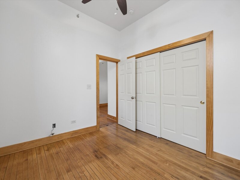 25 S La Grange Road La Grange IL 60525