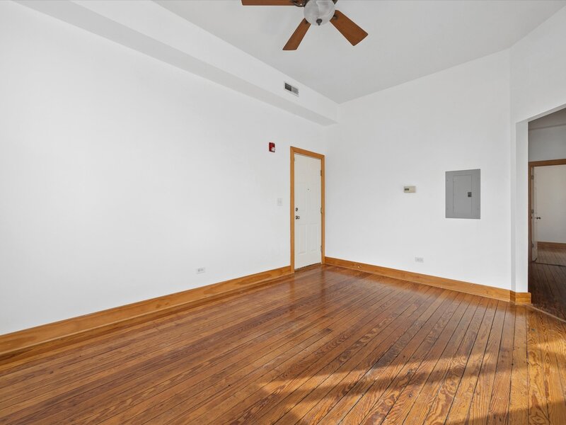 25 S La Grange Road La Grange IL 60525