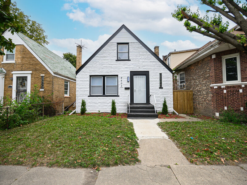 9605 S Greenwood Avenue Chicago IL 60628