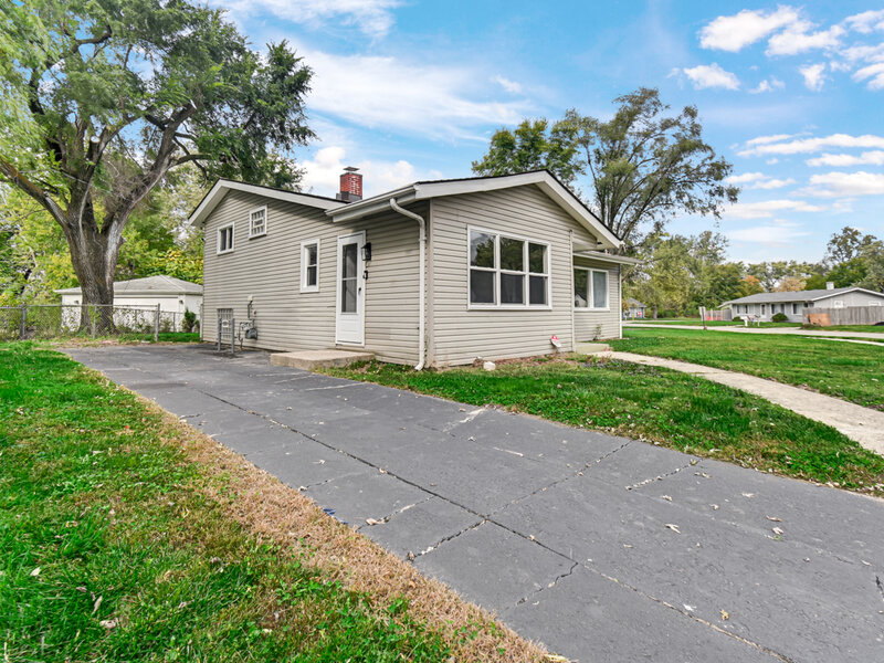 15320 Cherry Lane Markham IL 60426
