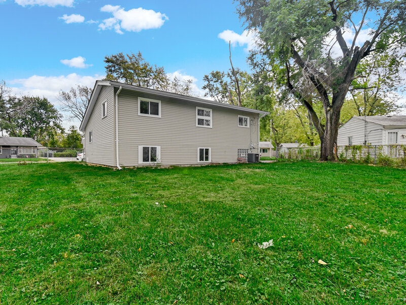 15320 Cherry Lane Markham IL 60426