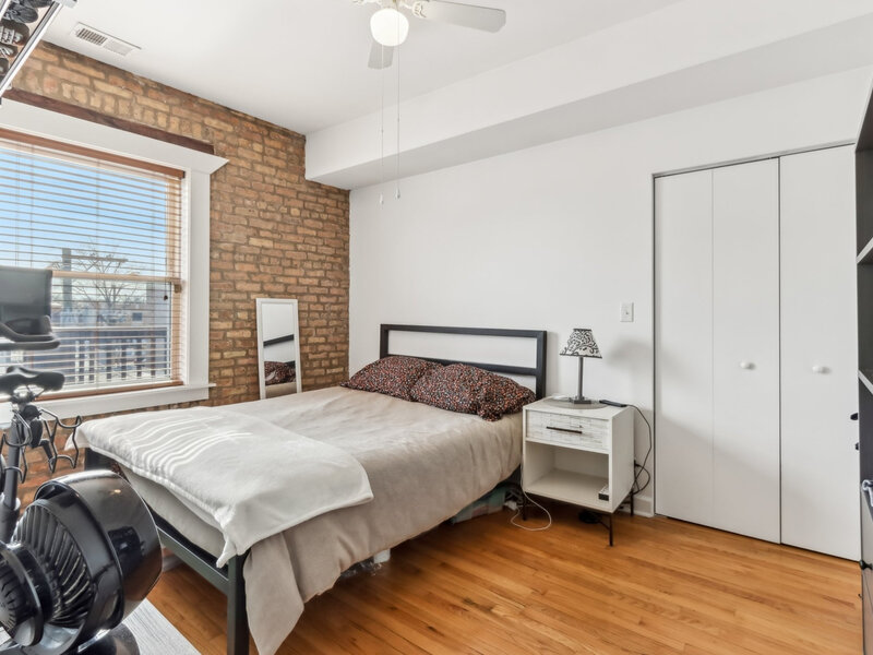 2609 W Gunnison Street Chicago IL 60625