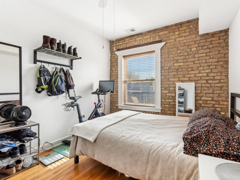 2609 W Gunnison Street Chicago IL 60625