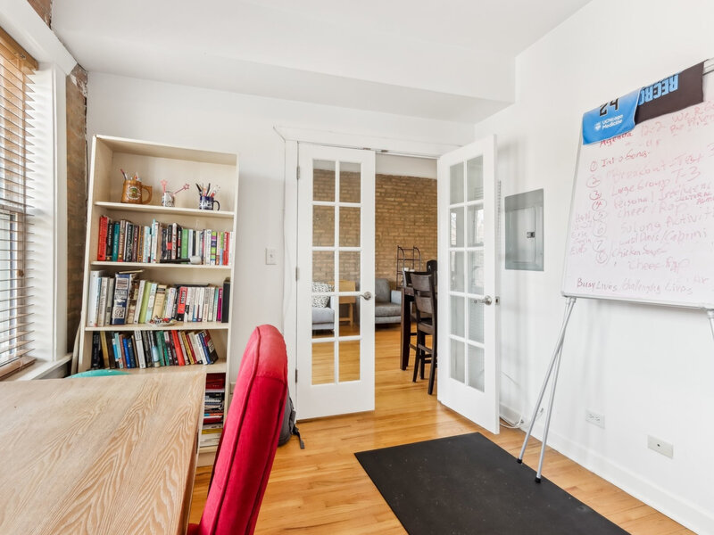 2609 W Gunnison Street Chicago IL 60625