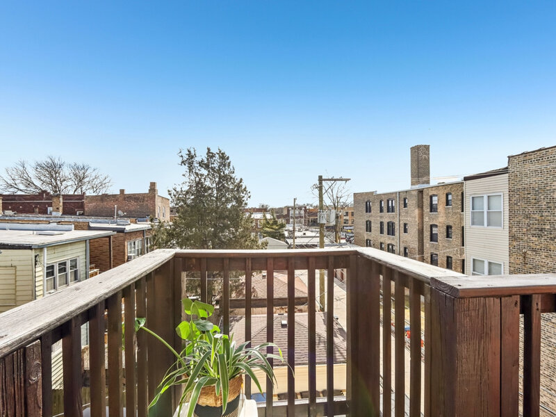 2609 W Gunnison Street Chicago IL 60625