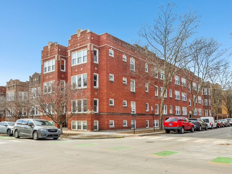 2609 W Gunnison Street Chicago IL 60625