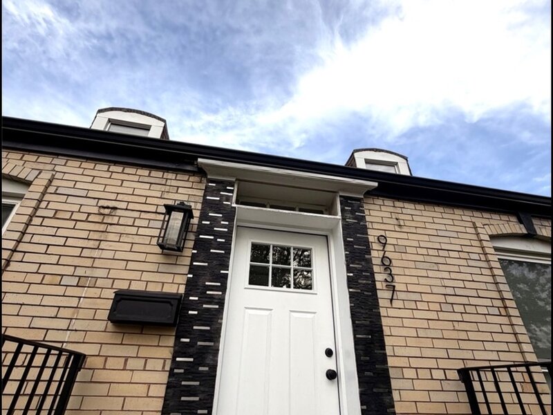 9637 S Emerald Avenue Chicago IL 60628