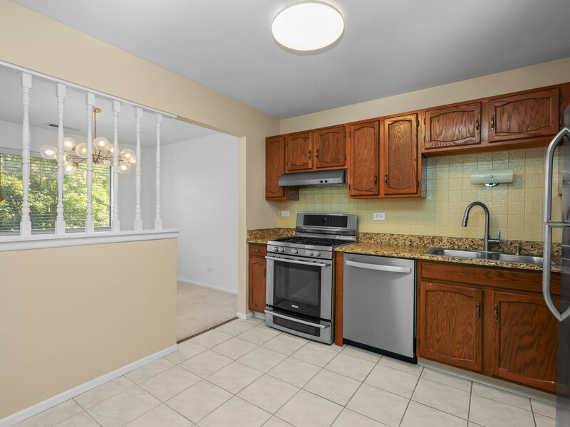 607 Eastview Court Schaumburg IL 60194