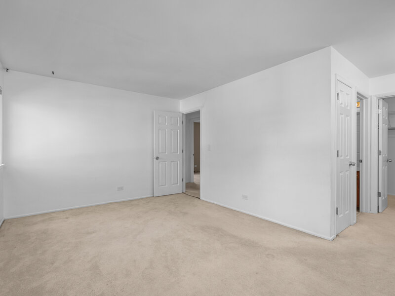 607 Eastview Court Schaumburg IL 60194