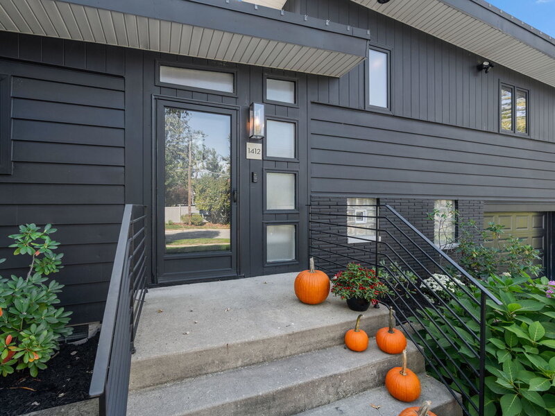 1412 35th Street Munster IN 46321