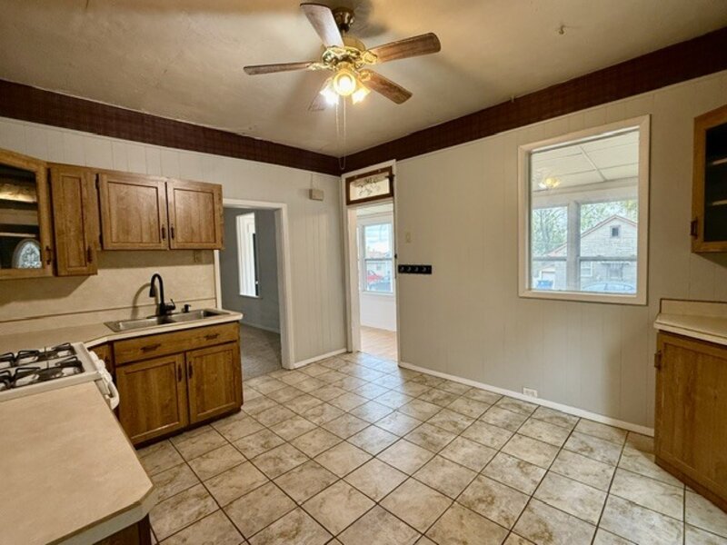 723 6th Street Peru IL 61354