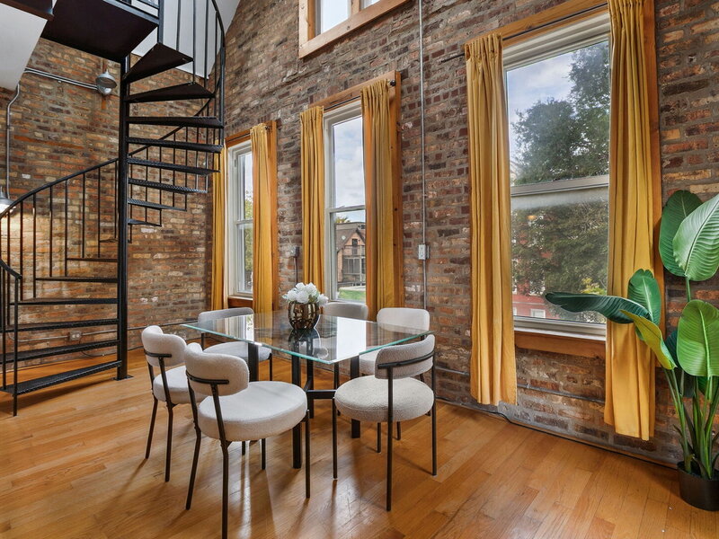 2042 N Winchester Avenue Chicago IL 60614