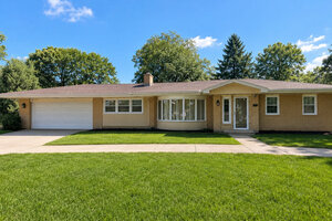 Photo of 1415 Burr Oak Drive Glenview IL 60025