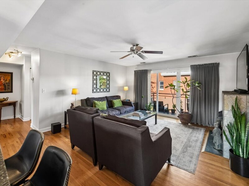 6415 N Damen Avenue Chicago IL 60645