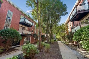 Photo of 6415 N Damen Avenue Chicago IL 60645 Unit 3W