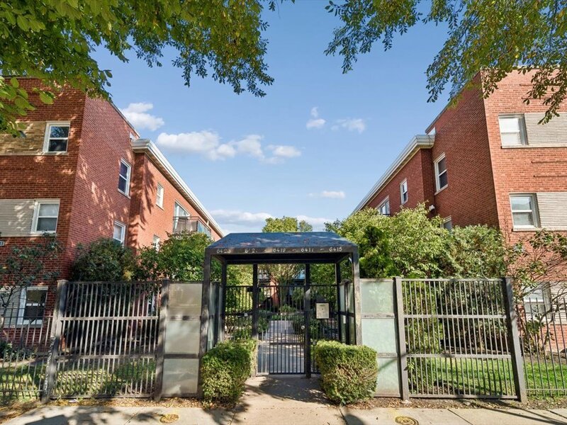 6415 N Damen Avenue Chicago IL 60645