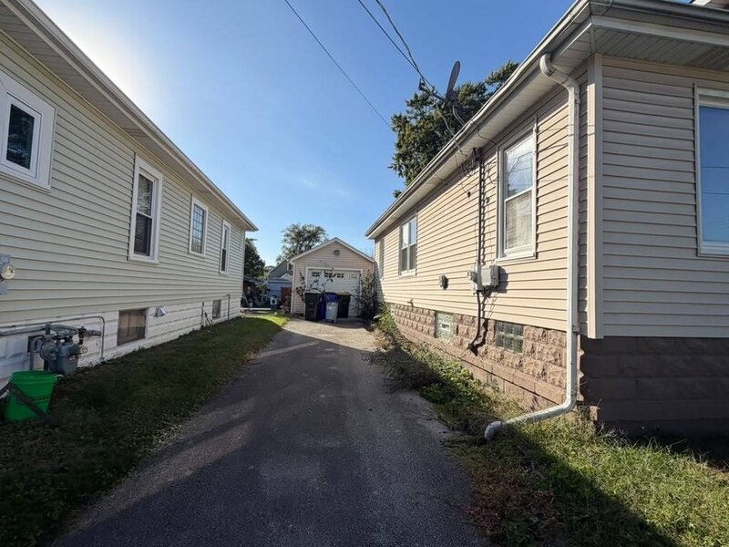320 Blackstone Street Thornton IL 60476