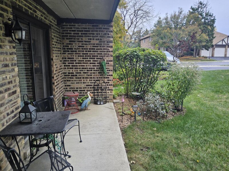 6212 N Lakepark Lane Willowbrook IL 60527
