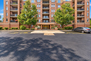Photo of 635 Perrie Drive Elk Grove Village IL 60007 Unit 605