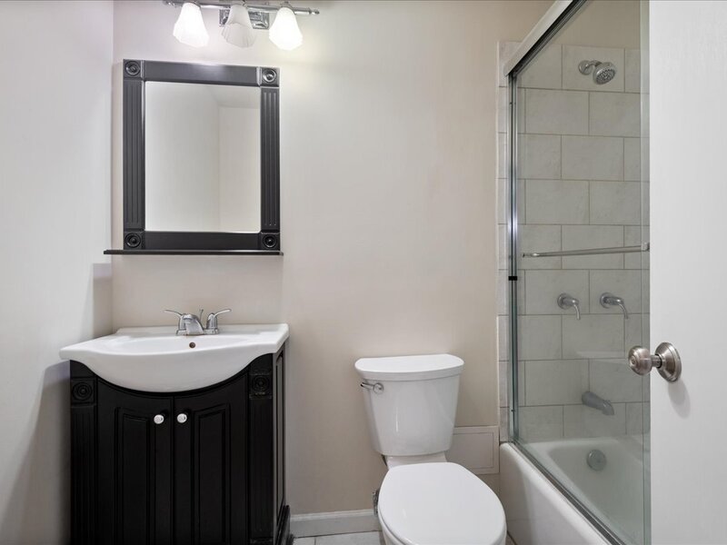 6833 N Kedzie Avenue Chicago IL 60645
