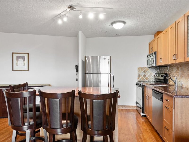 6833 N Kedzie Avenue Chicago IL 60645