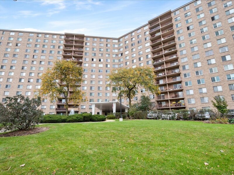 6833 N Kedzie Avenue Chicago IL 60645