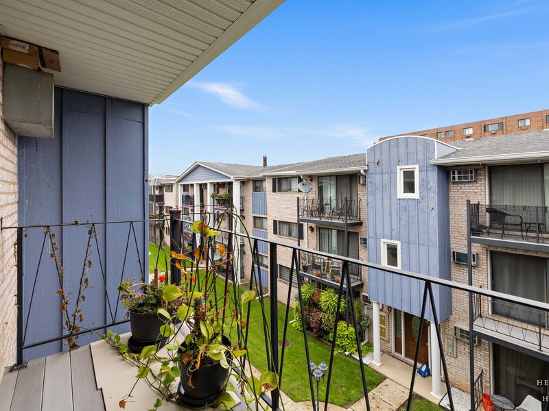 8519 W Catherine Avenue Chicago IL 60656
