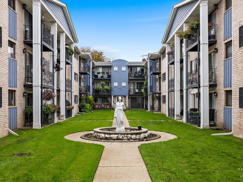 8519 W Catherine Avenue Chicago IL 60656