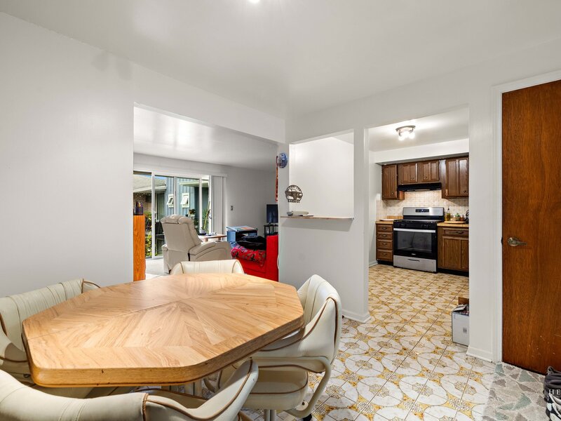 8519 W Catherine Avenue Chicago IL 60656