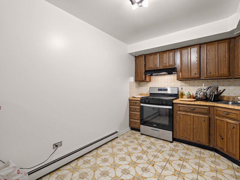 8519 W Catherine Avenue Chicago IL 60656