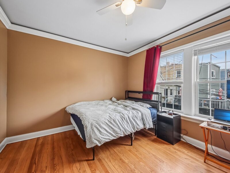 4321 N Drake Avenue Chicago IL 60618