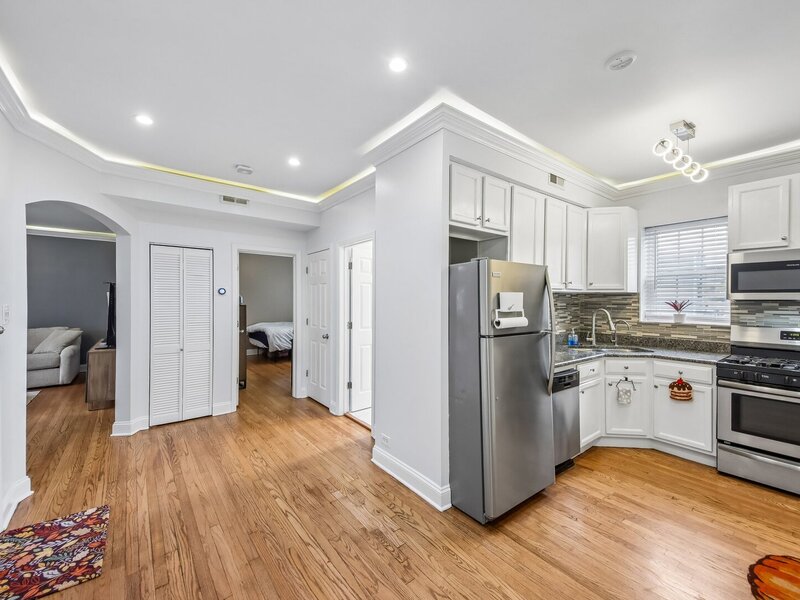 4321 N Drake Avenue Chicago IL 60618