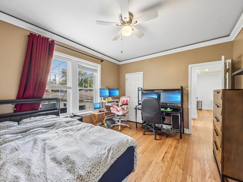 4321 N Drake Avenue Chicago IL 60618