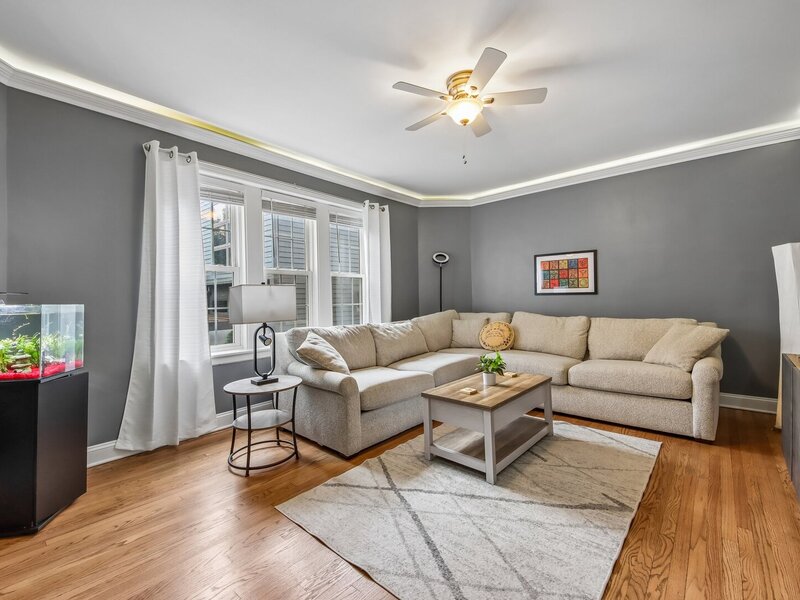 4321 N Drake Avenue Chicago IL 60618