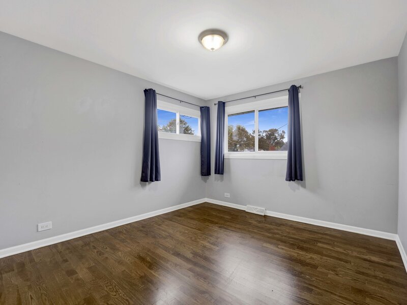 318 E Maple Avenue Roselle IL 60172