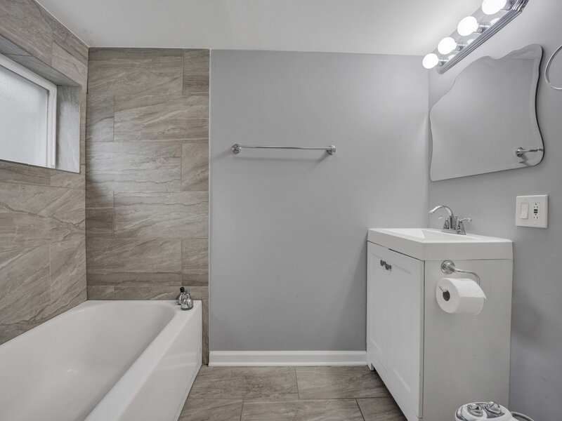 318 E Maple Avenue Roselle IL 60172