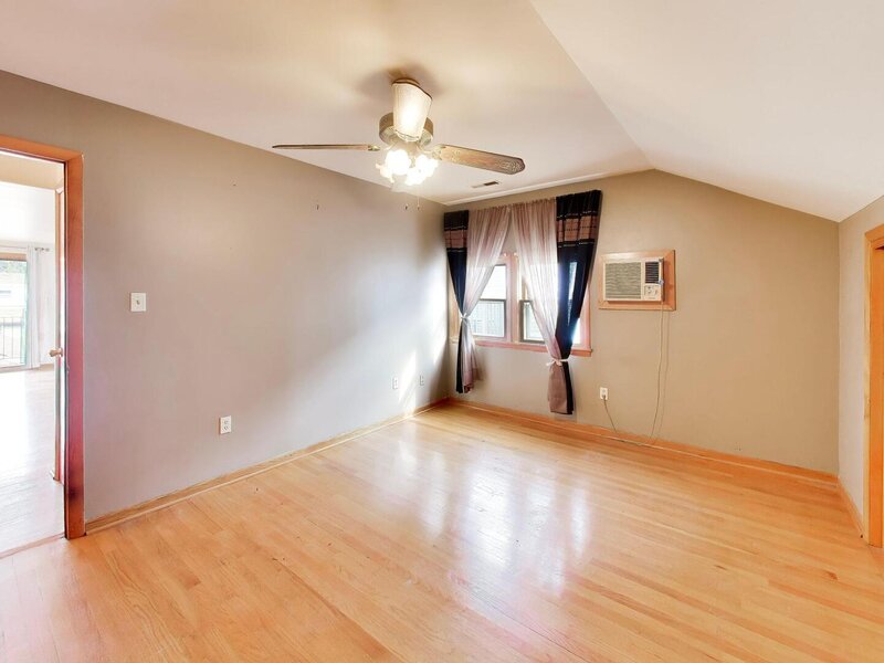 6126 W Berenice Avenue Chicago IL 60634