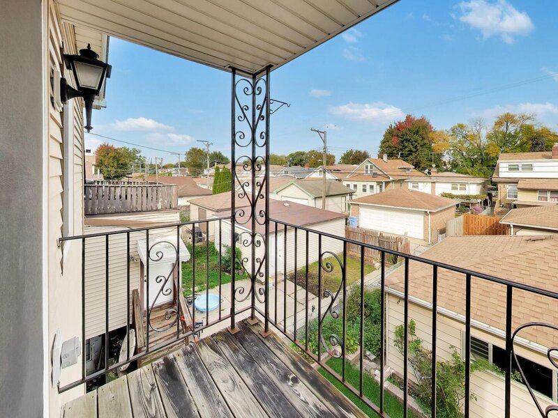 6126 W Berenice Avenue Chicago IL 60634