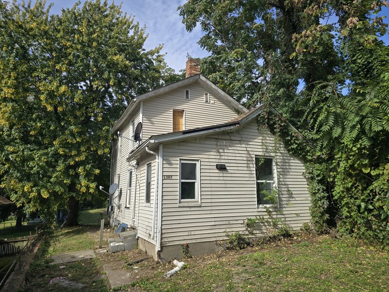 1307 Leclaire Street Davenport IA 52803