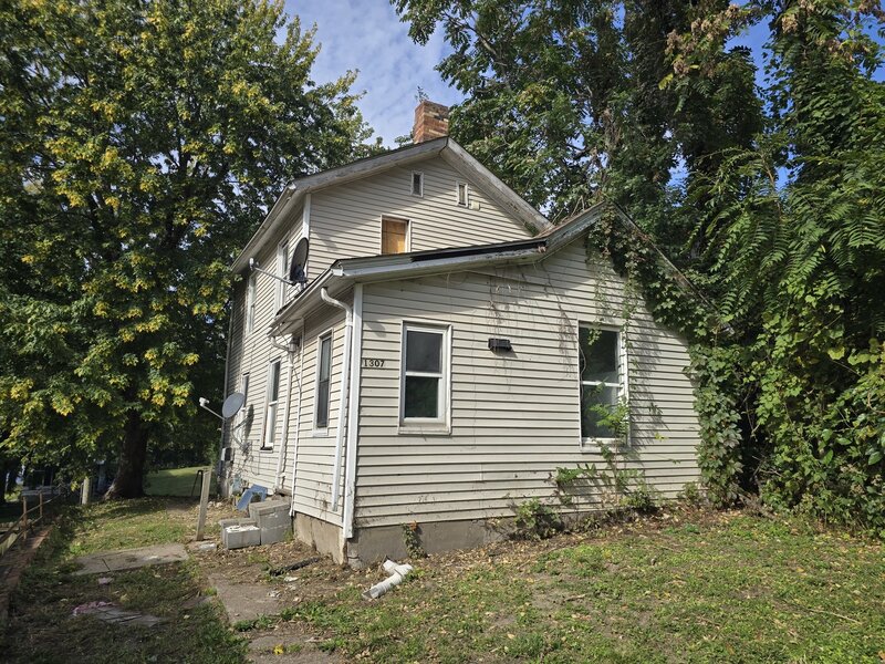 1307 Leclaire Street Davenport IA 52803