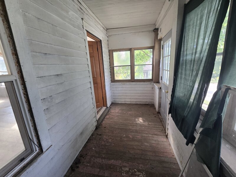 1307 Leclaire Street Davenport IA 52803